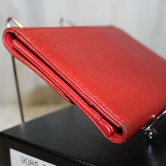 💖20% OFF💖AUTH Chanel Caviar Red Clutch Wallet - Picture 5 of 8